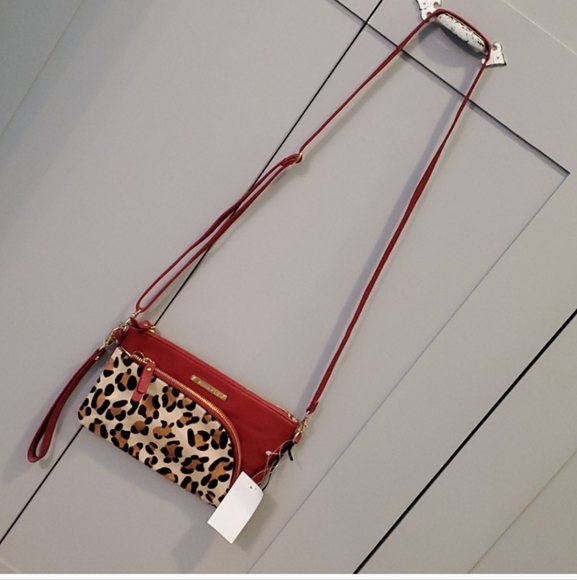 NWT Emma Fox Leathrr crossbody bag/wristlet